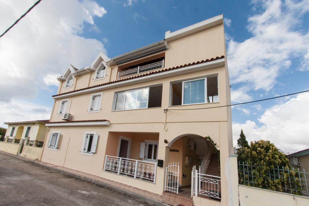 Stella Studios Lixouri Bagian luar foto